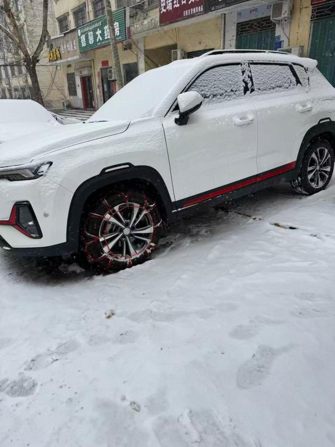 下雪天开车,这七件事千万不要干,轻则伤车,重则伤人!