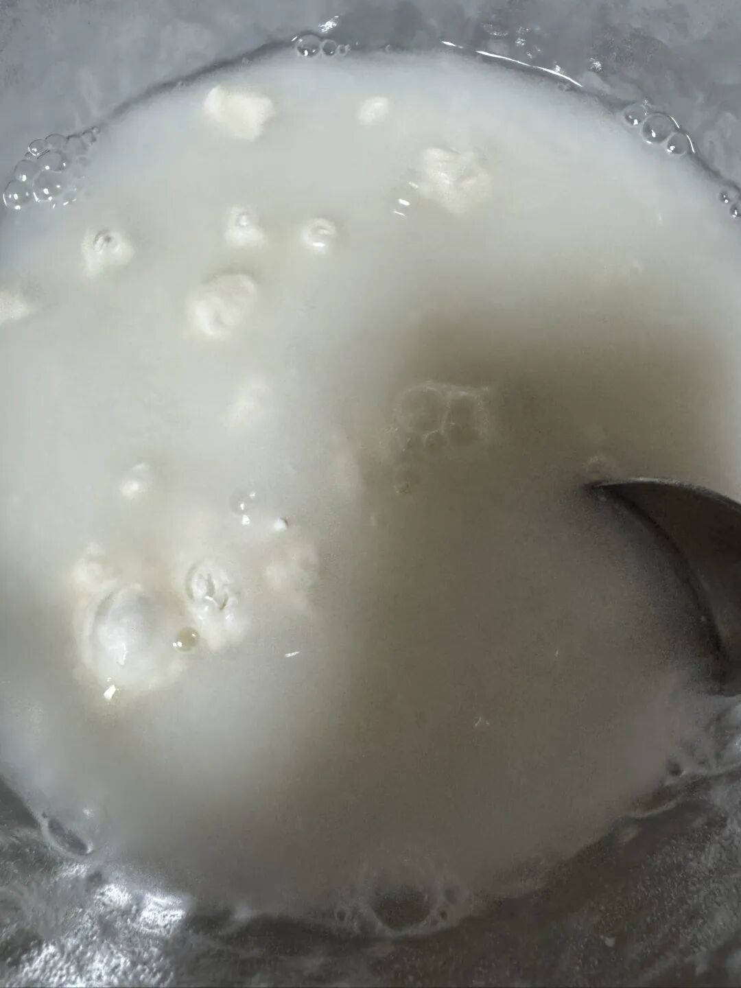 给娃洗蓝莓 一碗面分水就够了