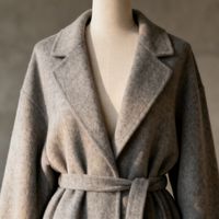 2025秋冬“松弛感”成通勤穿搭核心趋势,ZARA、The Row等品牌明确将其作为设计主线