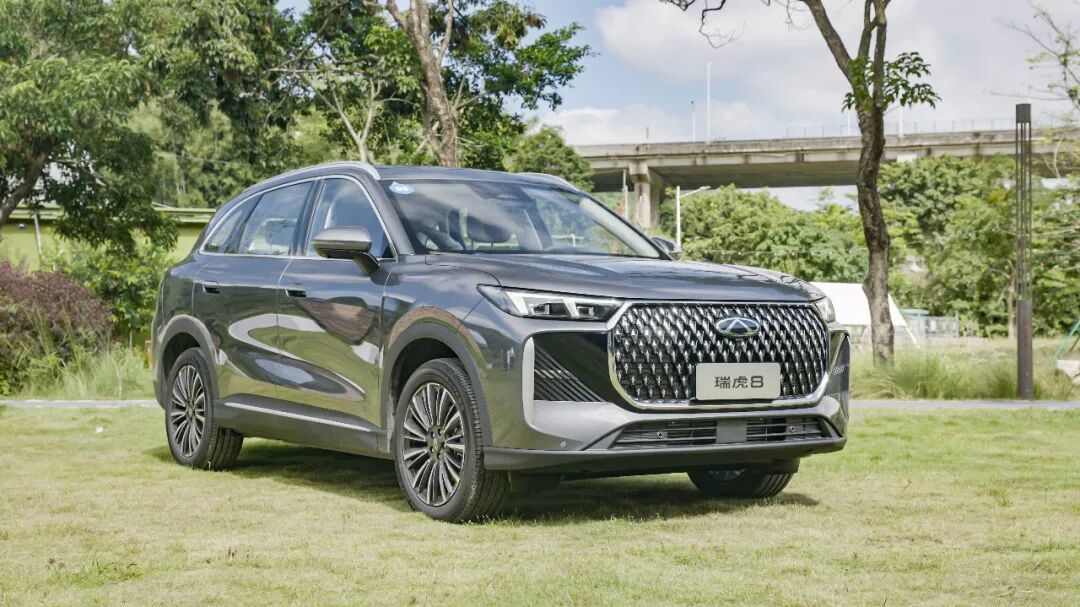 200马力SUV,不到10万就能买!内饰还很高级