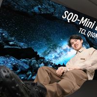 普通电视色彩只有它的 60%？SQD-Mini LED电视有多强？不只是“更鲜”，还能黑得下去｜TCL Q10M Pro