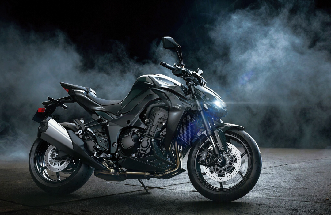 Kawasaki 新一代旗舰级自吸进气运动街车 Z1100、Z1100 SE
