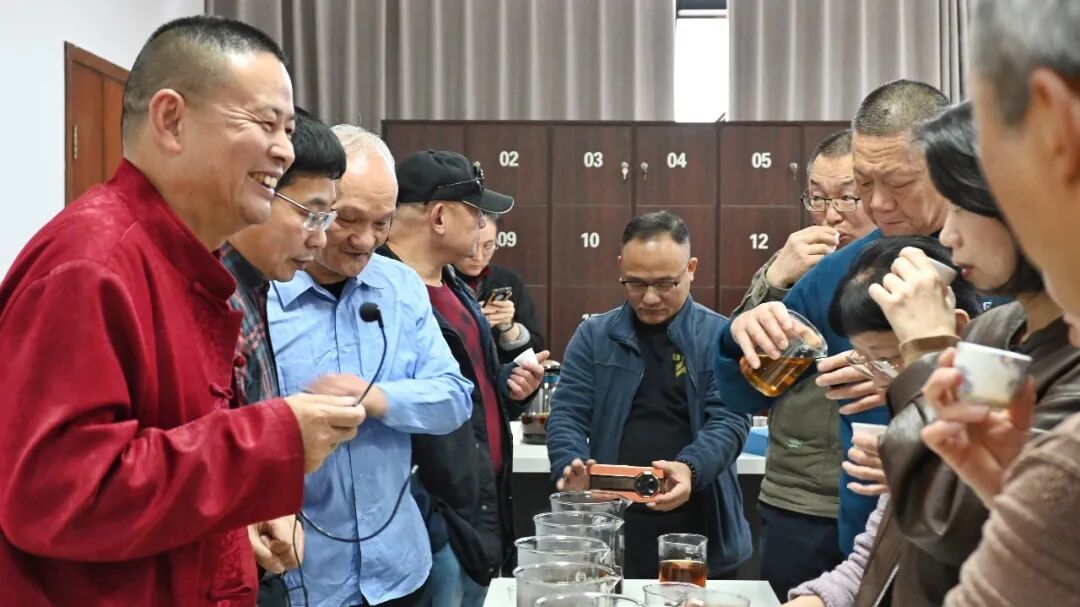 品乌龙老茶，话健康生活——乌龙茶沙龙品鉴活动让茶香与健康温暖相遇