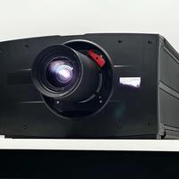 试用｜“用商用逻辑来打造家用投影机” Barco巴可Heimdall+ 4K UHD 3色激光投影机