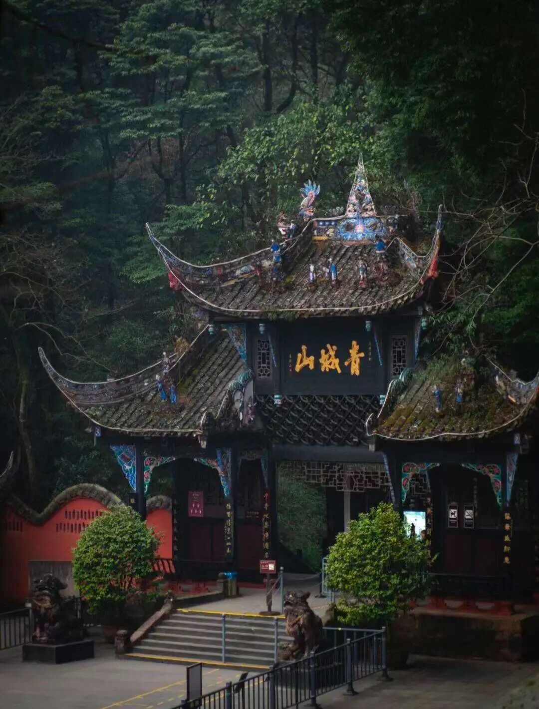 中国最适合“穷游”的6个5A景区，人少景美还超值！争取一年打卡一个！