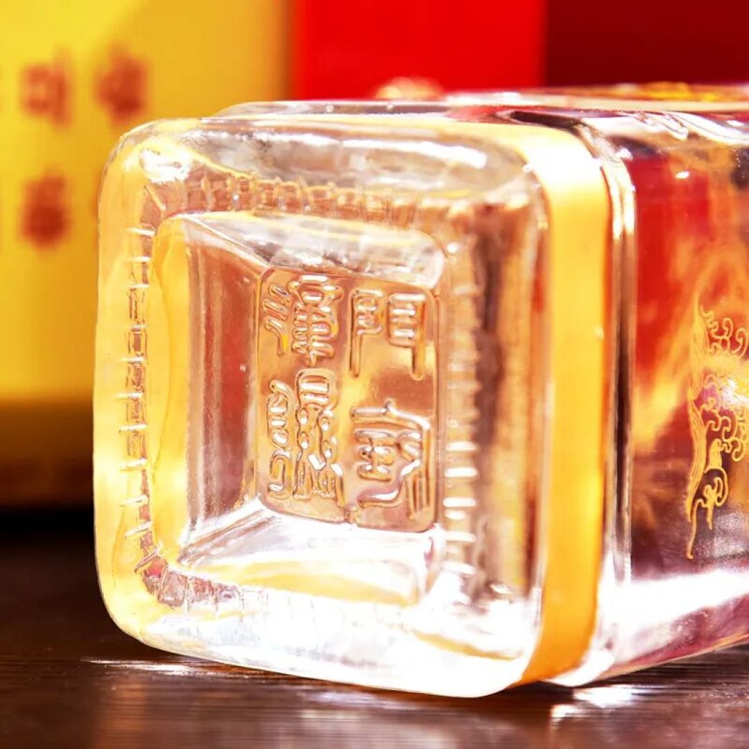 这瓶停产的“家谱婚庆酒”,不是用来喝的,是用来“认祖归宗”的
