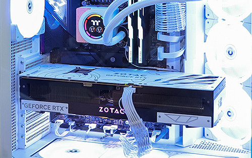 又帅又能打！索泰RTX5070Ti 16GB天启OC显卡亮相热点科技TechX体验日 