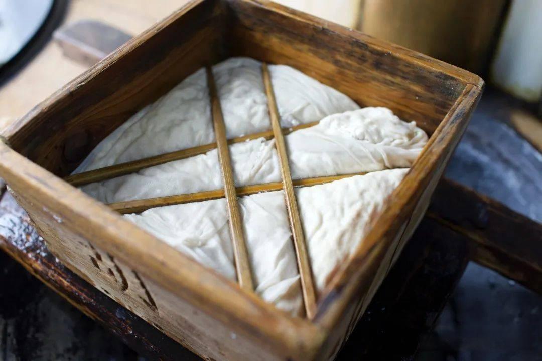 如果能从童年记忆中提取一份「浓度最高」的年味带给现在的小朋友体验,你会选哪一段?