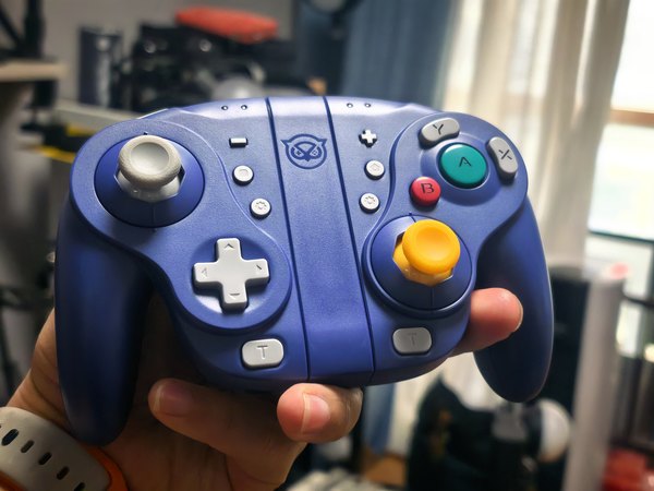梦回20年前！能让任天堂老玩家瞬间泪目的switch手柄用起来如何？