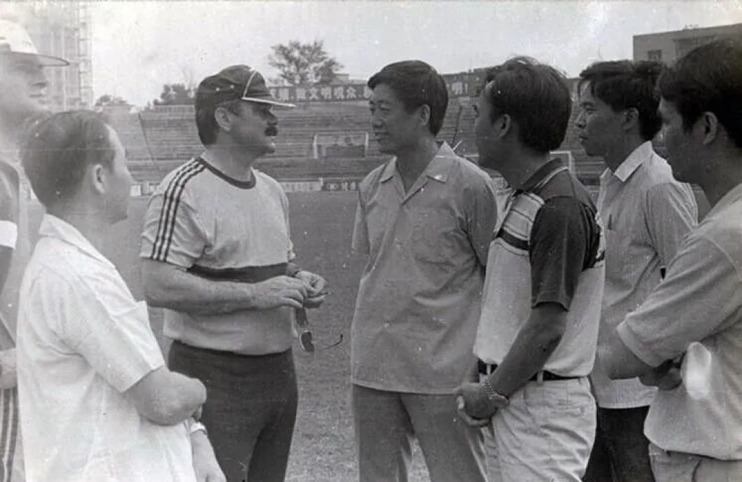 因为这届赛事,施拉普纳与中国足球结缘,1984年长城杯赛全程回顾