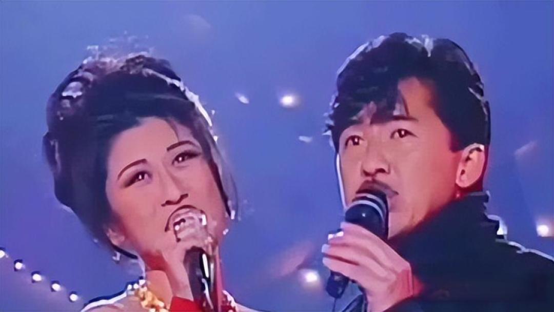 64岁叶倩文穿透视装上台,77岁林子祥一句评价,暴露婚姻真实状况