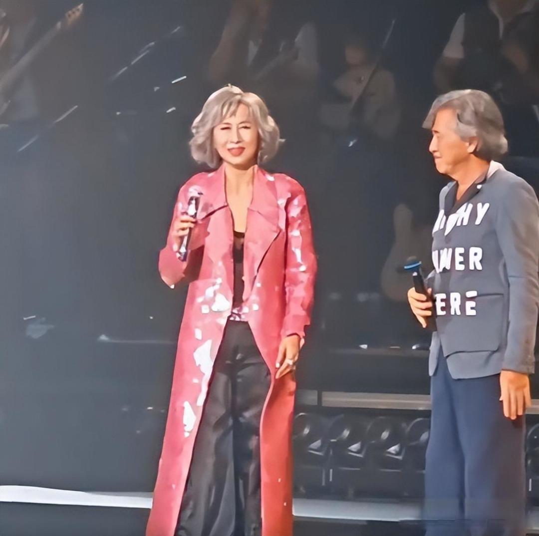 64岁叶倩文穿透视装上台,77岁林子祥一句评价,暴露婚姻真实状况
