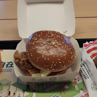 多家餐饮集体涨价,9.9元汉堡、10元快餐要凉了?背后原因藏不住