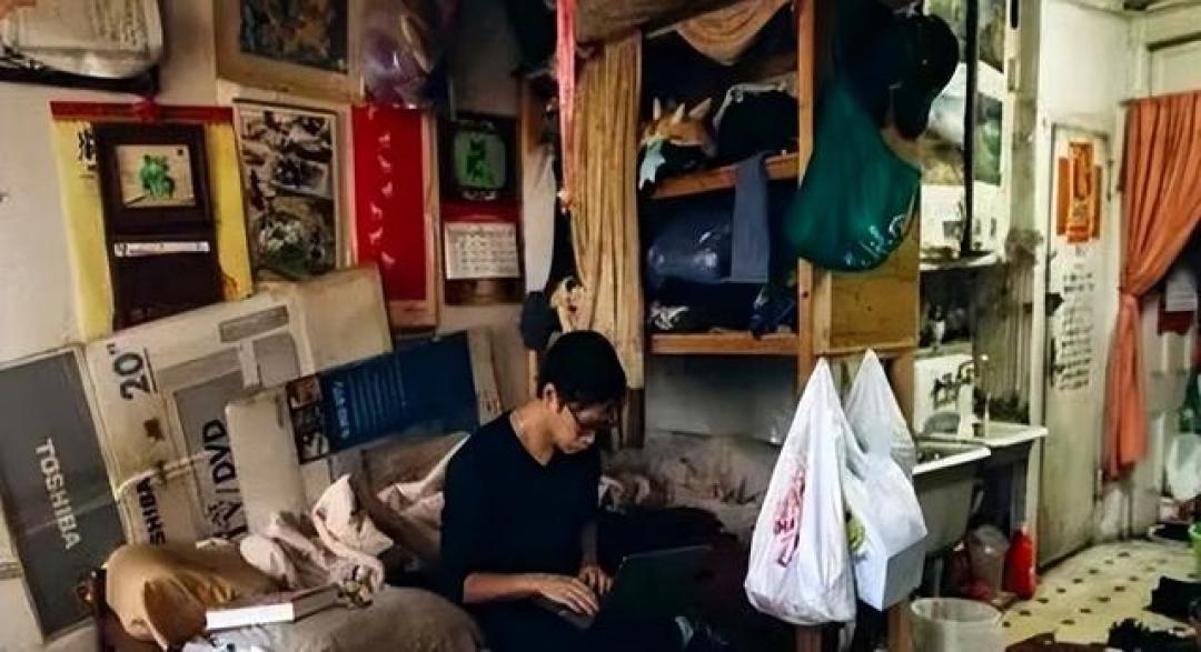 居于美国的中国穷人：男女同住，毫无私隐，为何硬扛不愿回国？