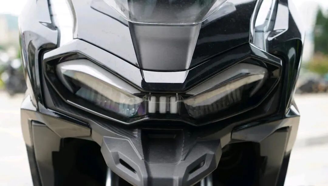 又一款大厂ADV踏板即将上市!功率12.2kw,标配气囊减震、ABS、TCS,定价多少能大卖?