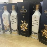 黑牌12年还是芝华士12年？新手入门威士忌，这瓶决定你爱不爱泥煤味