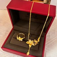 爆款还是翻车？这款黄金花朵首饰被网友分成两派！