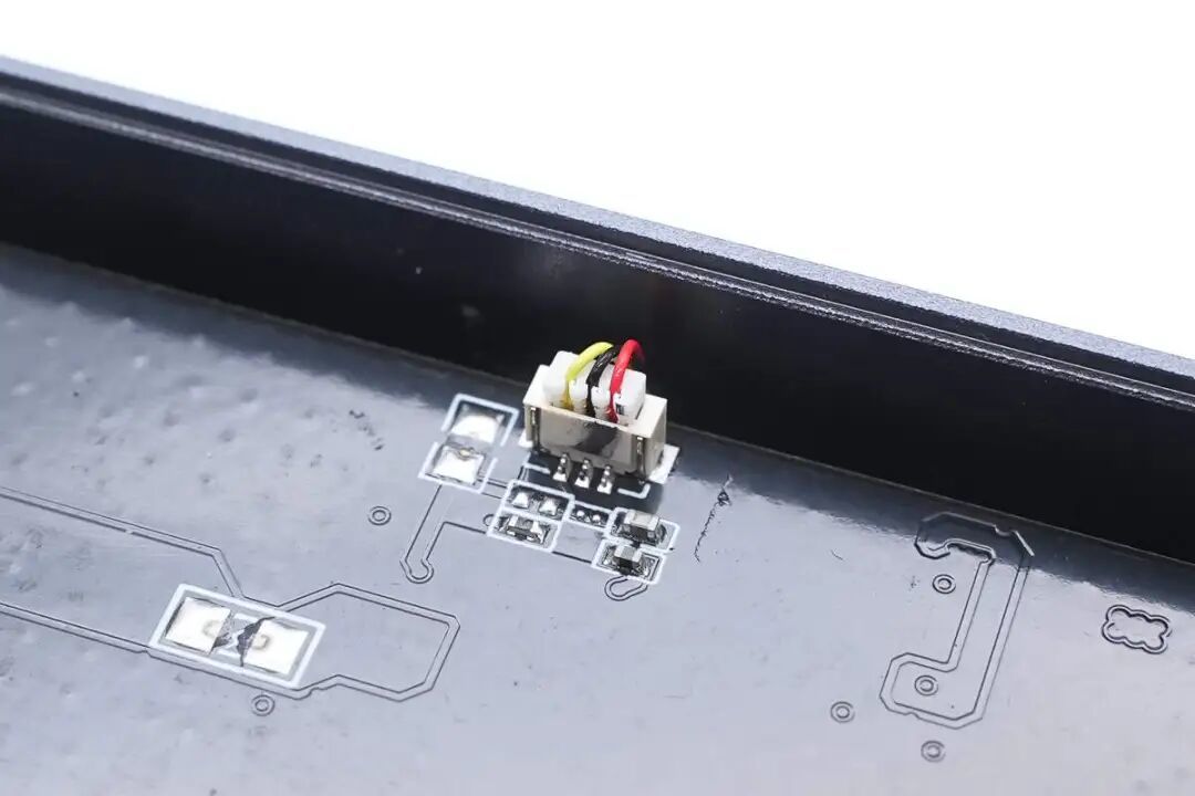 Teardown of UGREEN Thunderbolt 5 80Gbps M.2 NVMe SSD Enclosure