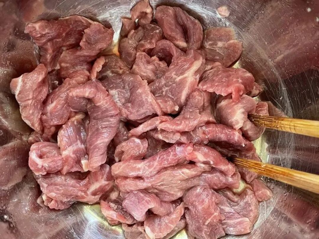 打败羊肉和猪肉，它才是冬天最该吃的肉！补气胜黄芪，还能滋养脾胃、强筋骨~