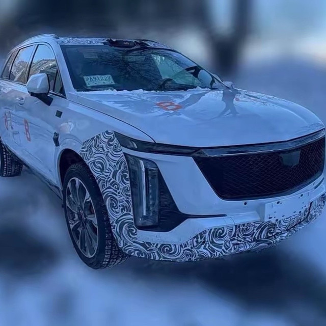 凯迪拉克XT5改款曝光，配33英寸屏+8775芯片，采用1.5T插混动力？