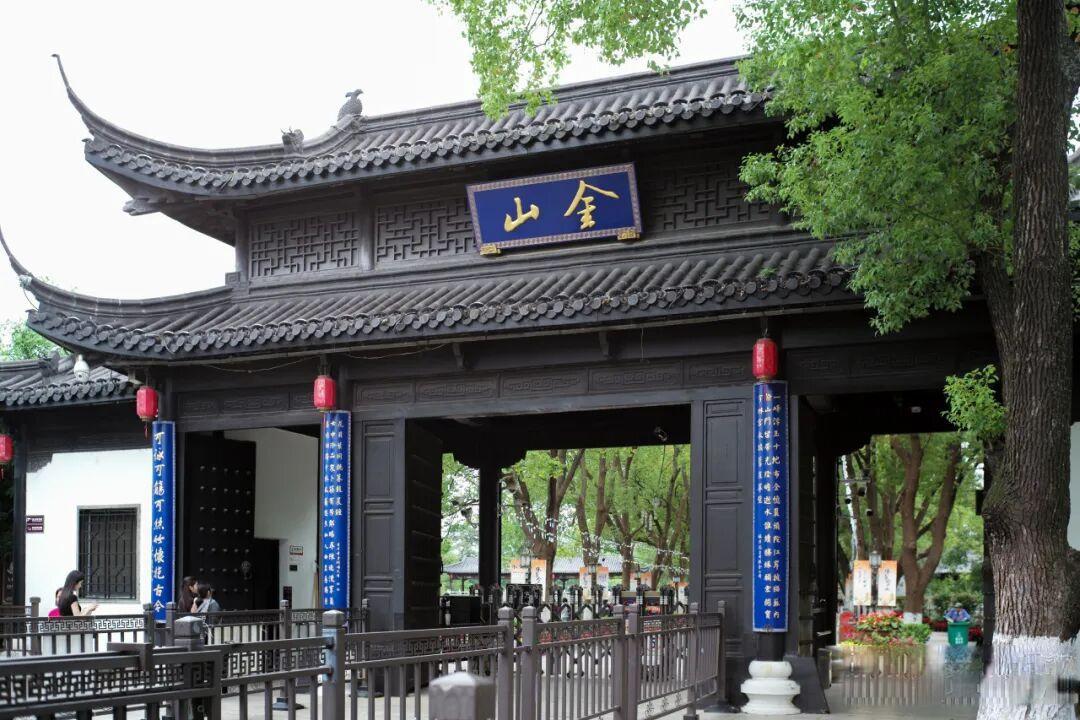 不到百元游遍这座文艺千年的城，周末吃逛不二之选！