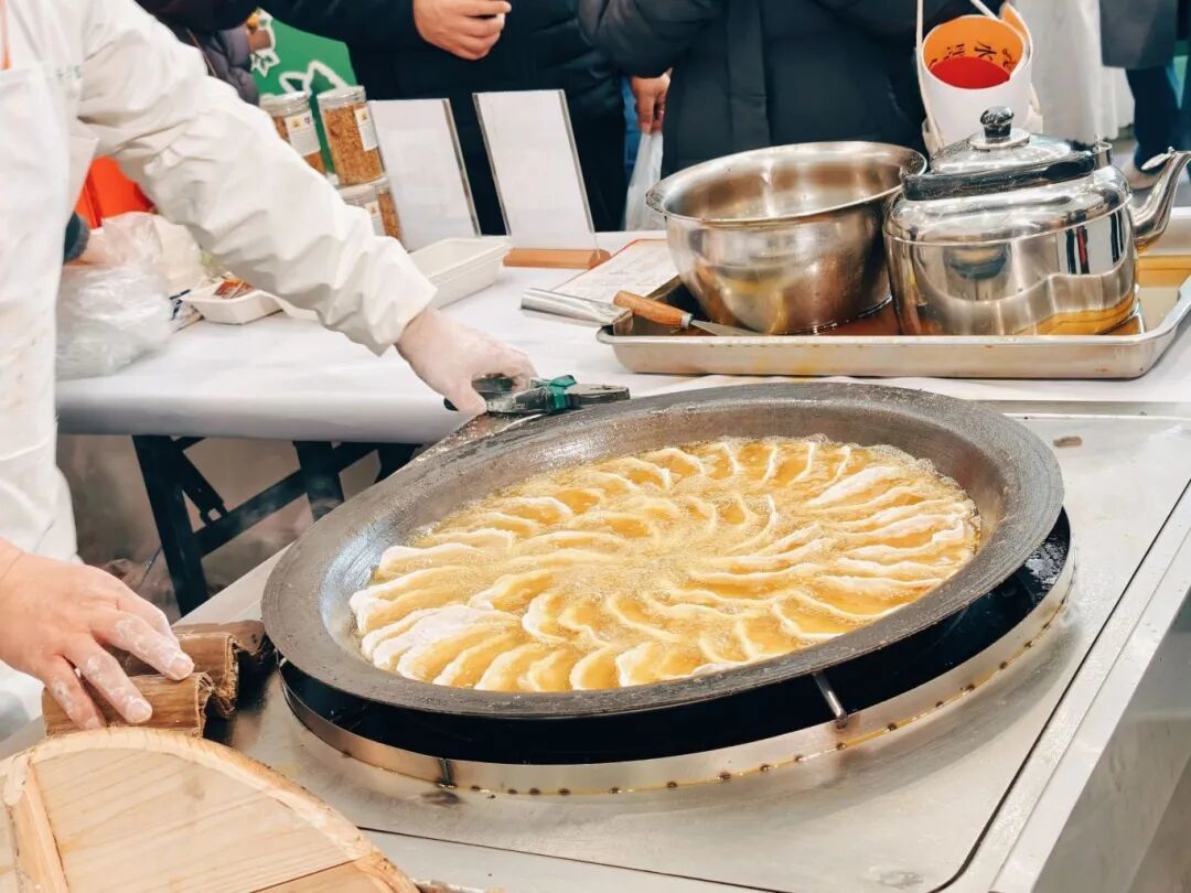 香得阿有数啦?近2万人排起长队