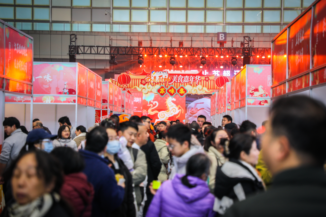 香得阿有数啦?近2万人排起长队