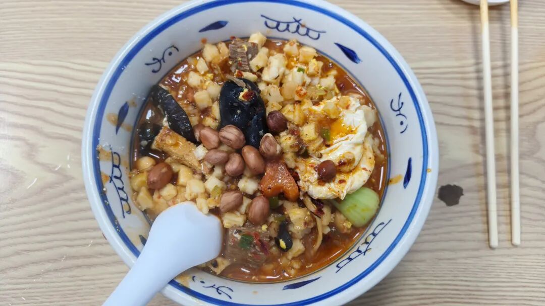 庄里美食碎碎念——西安牛羊肉泡馍（鹿泉御园路）