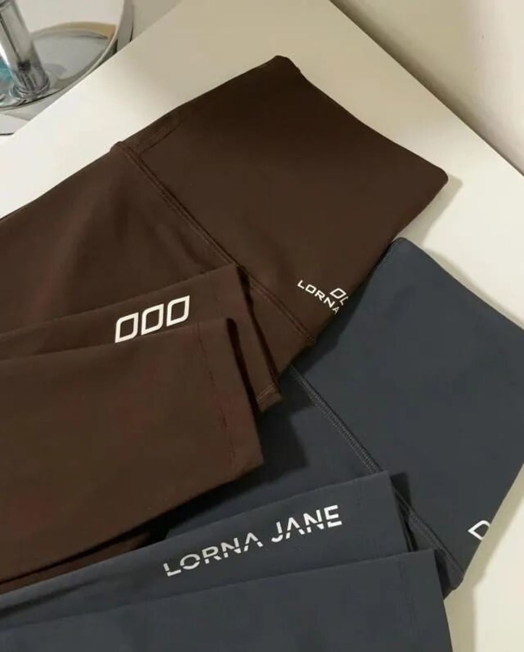 买瑜伽裤,别老盯着lululemon!这4个宝藏小众品牌,不坑中国人