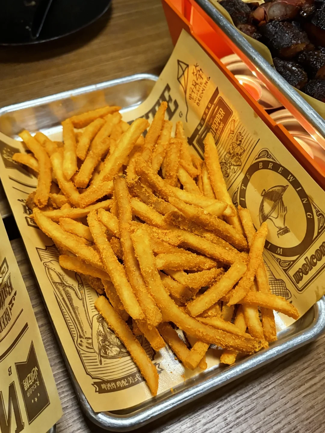 北京美式烤肉新据点!烟熏猪肋排一口脱骨🍖
