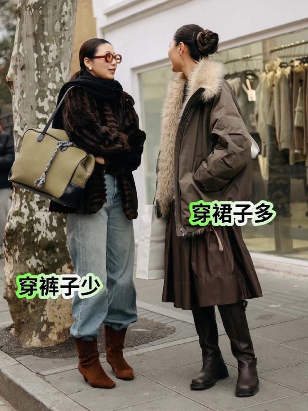 被上海女生惊艳了：上街爱穿“裙子+靴子”，时髦高级，太养眼！