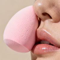 美妝蛋還是粉撲？乾皮用濕蛋、油皮用乾撲，這招讓底妝服帖不卡粉
