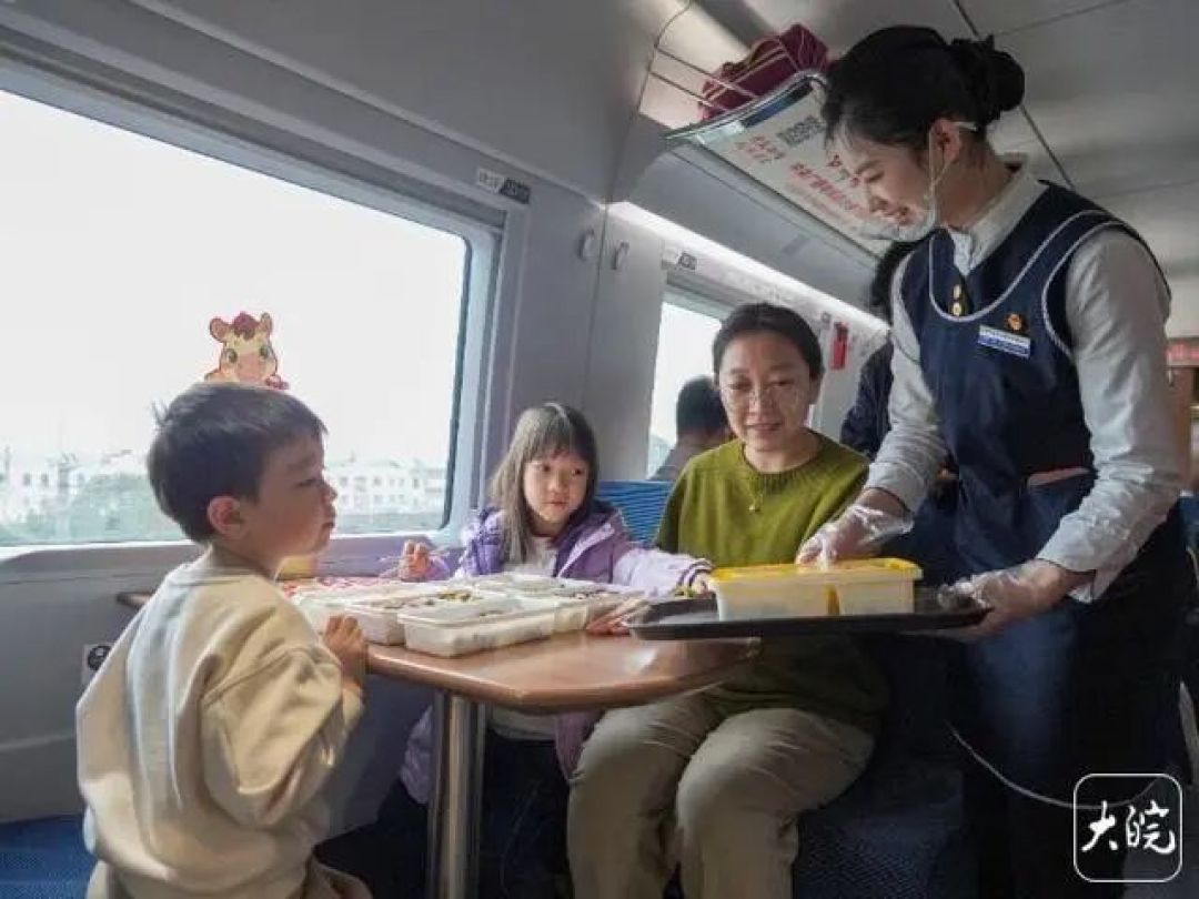 长三角铁路明天春运首日餐食升级推11款“养生主题套餐”六大车站合肥南站、上海虹桥站、上海南站、杭州东站、南京南站、徐州东站同步启动