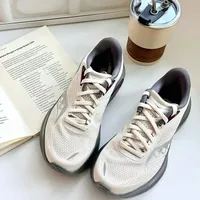 宽脚跑者别再硬塞普通跑鞋！这3款高性价比宽楦跑鞋，前掌不挤、中底稳而不塌