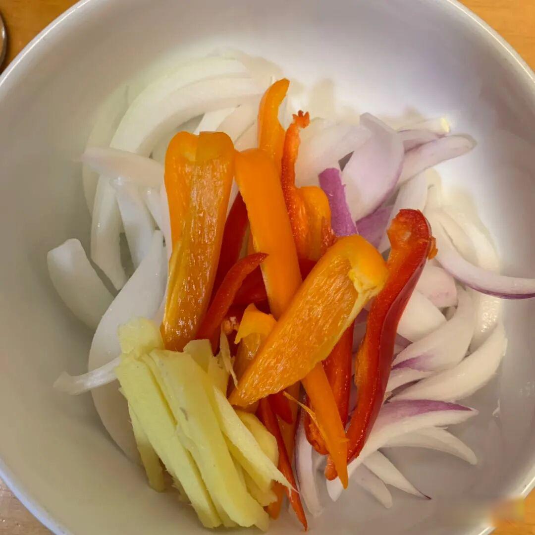 爆炸你的味蕾:澳门特色葡式菜-非洲鸡