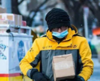 打动你的是华丽的辞藻吗？不！是身边的小事