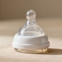 防胀气奶瓶真要分阶段换？0-12月实测拆解：这3种设计才扛住夜奶、拒奶和吐奶考验