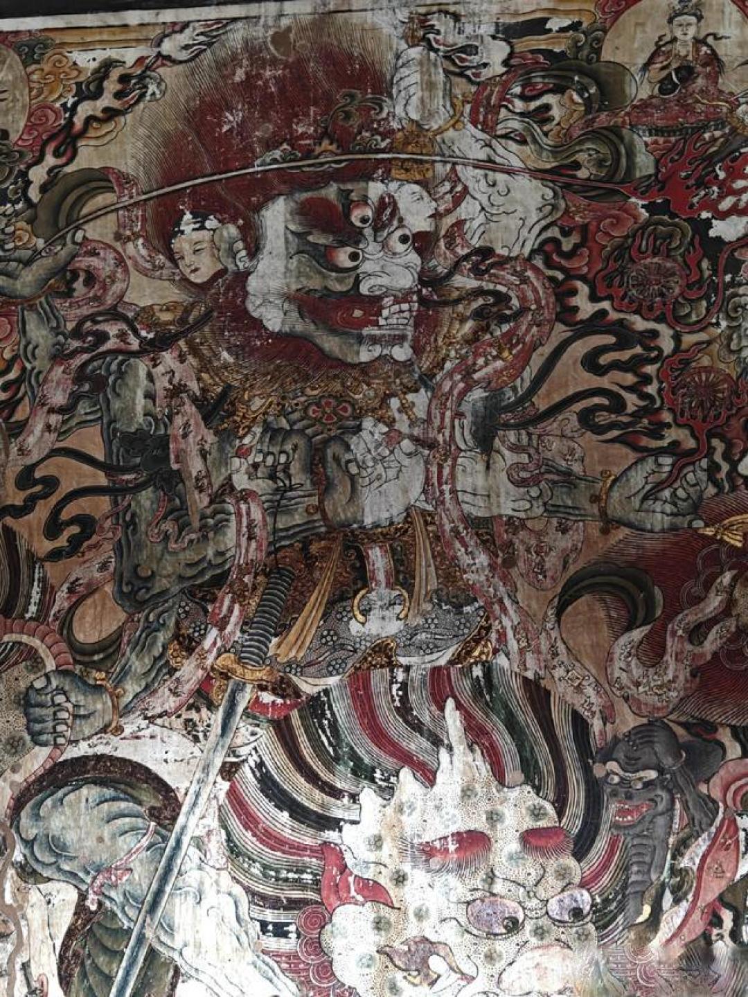 浑源藏古刹,元代殿宇嵌藻井,895尊壁画惊天下