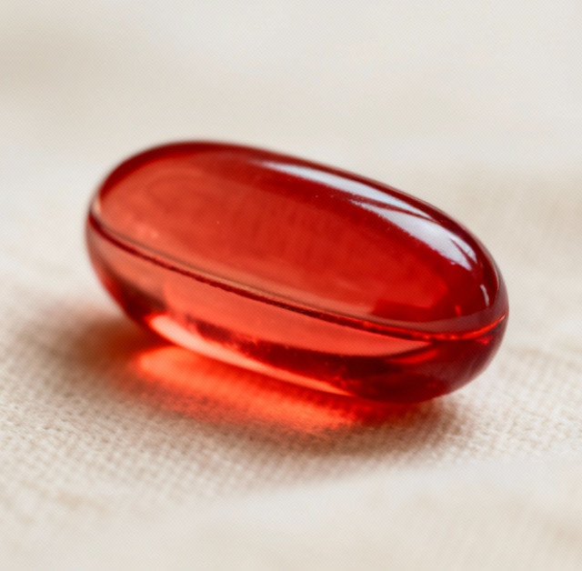 50+女性关节养护指南：30天缓解晨僵、60天上楼不痛，科学补充磷虾油这样吃