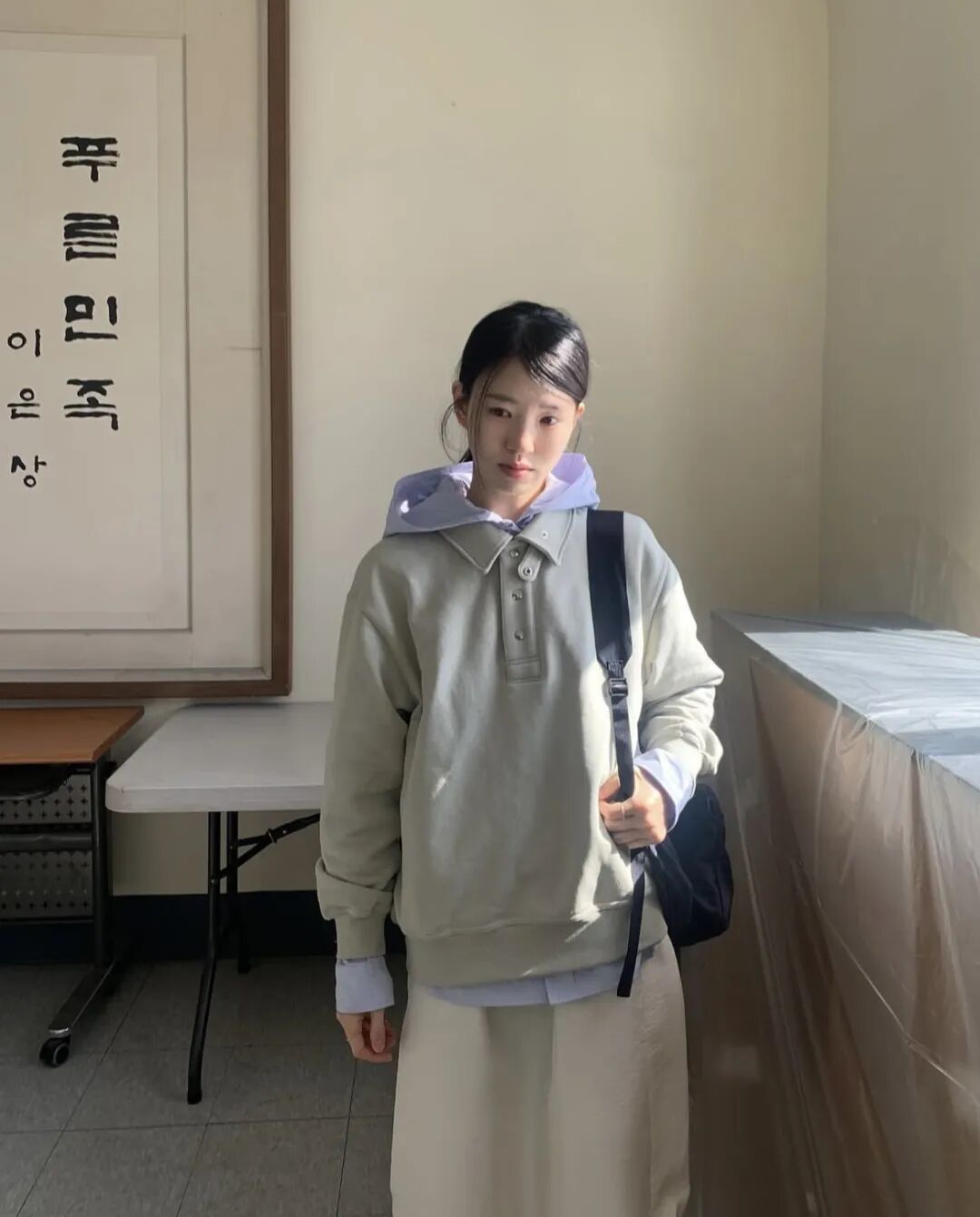 清冷松弛感教科书 | 跟着她学穿成氛围感氧气美女