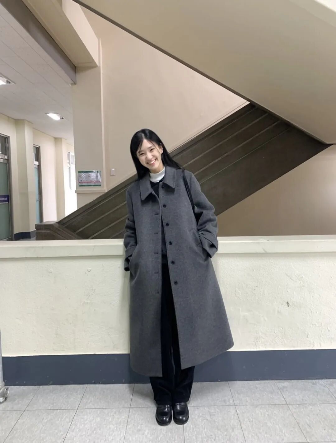 清冷松弛感教科书 | 跟着她学穿成氛围感氧气美女