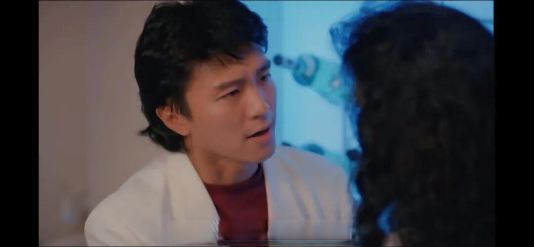 星爷早期高分神作!他不搞无厘头时,眼神戏不输梁朝伟丨《风雨同路》