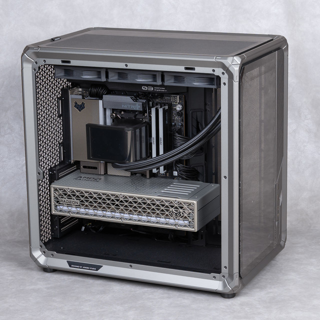 9850X3D+蓝宝石X870EA & 9070 XT PHANTOMLINK背插+X400PRO装机