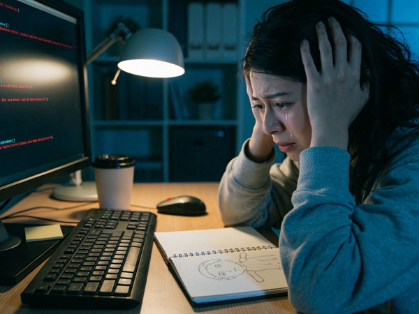 从代码到画笔，她找到了自我？