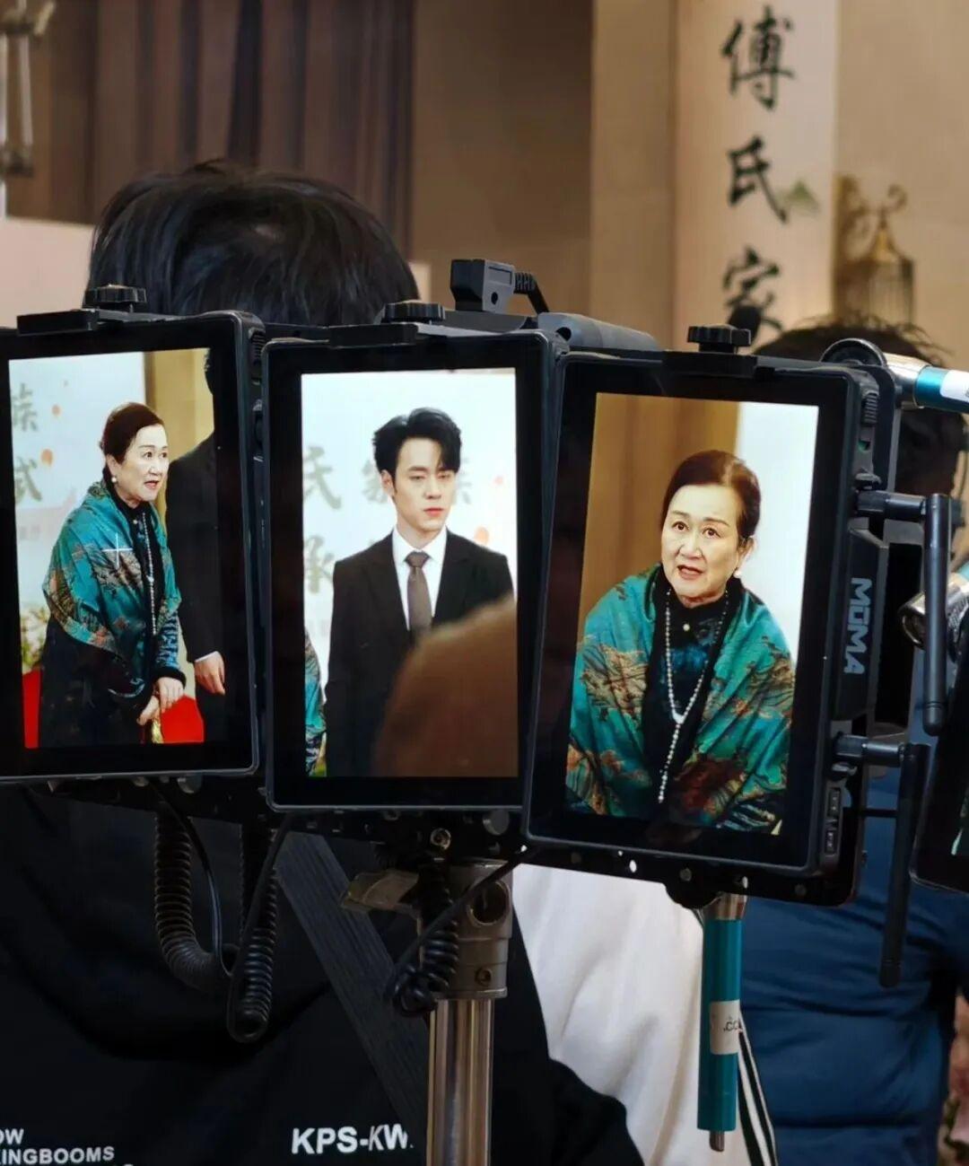 退休干部变“恶婆婆”顶流，郑州60岁阿姨3年狂揽300部短剧