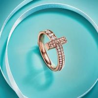 Tiffany & Co 蒂芙尼:一抹蓝色,百年传奇,从欲望密码到永恒象征