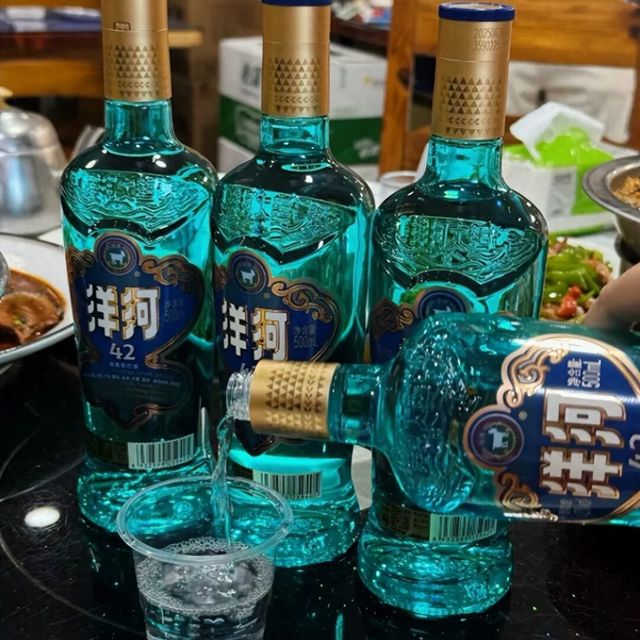 洋河“光瓶酒”卖爆后，又一白酒意外走红，好喝不贵100%纯粮