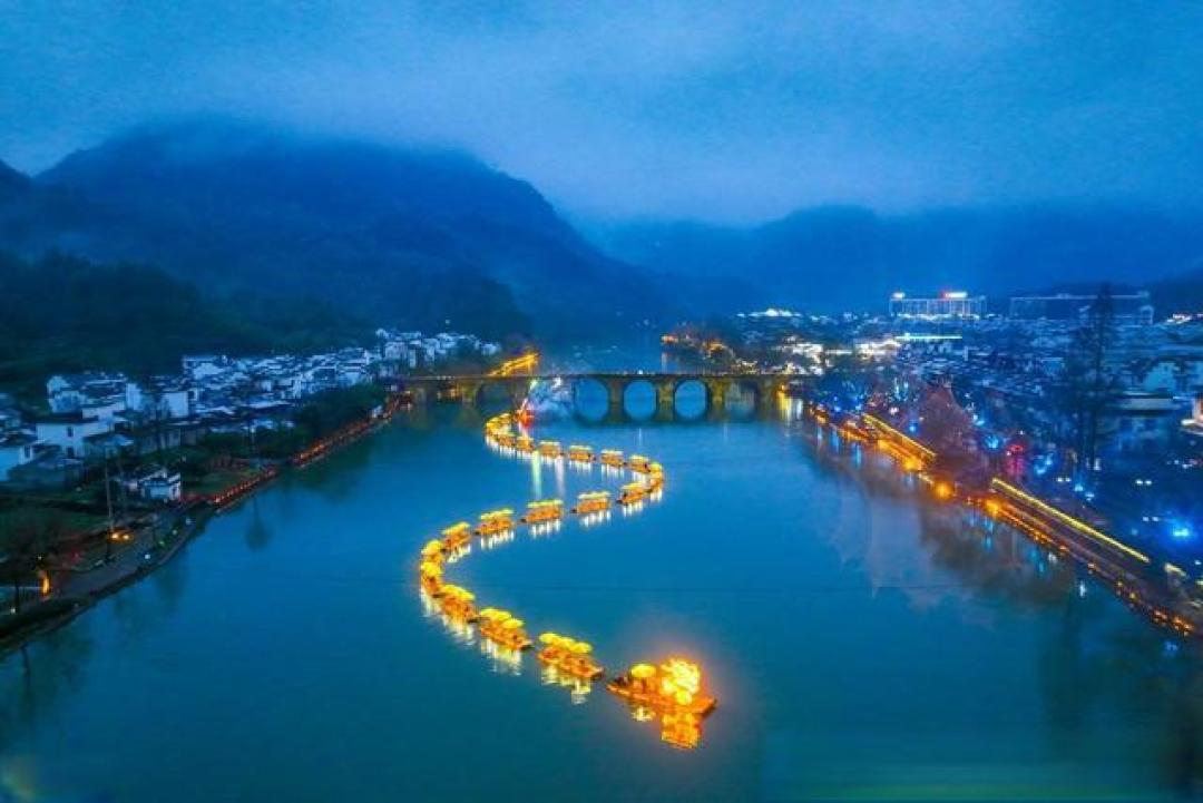 齐云山 2 天 1 夜攻略:赏云海看非遗,徒步路线全落地