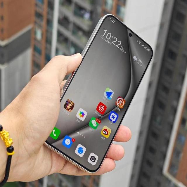 华为Pura90与Pura X2标配20G内存，AI时代硬件革命与高端市场博弈