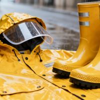 雨天上学别只看颜值！这5个细节决定儿童雨具安不安全